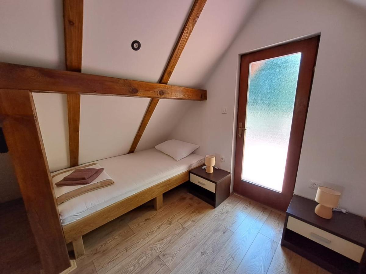 Apartment Iva Duga Resa Buitenkant foto
